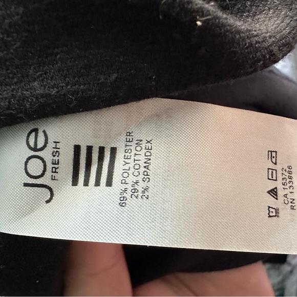 Joe Fresh Monochrome Colorblock Top - Picture 4 of 4